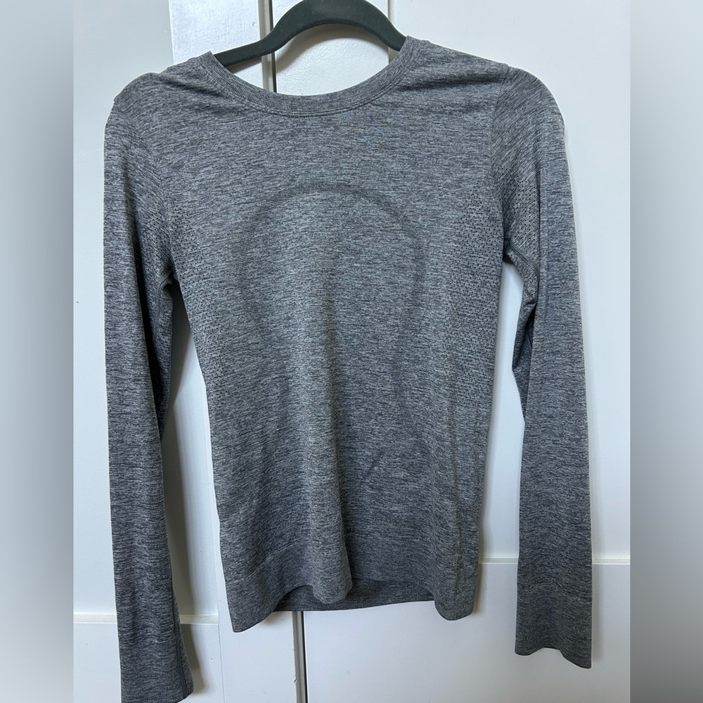 Lululemon Swiftly Tech Long sleeved top